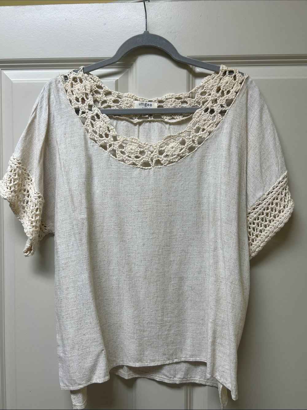 Umgee Cream Crochet-Trim Short Sleeve Blouse